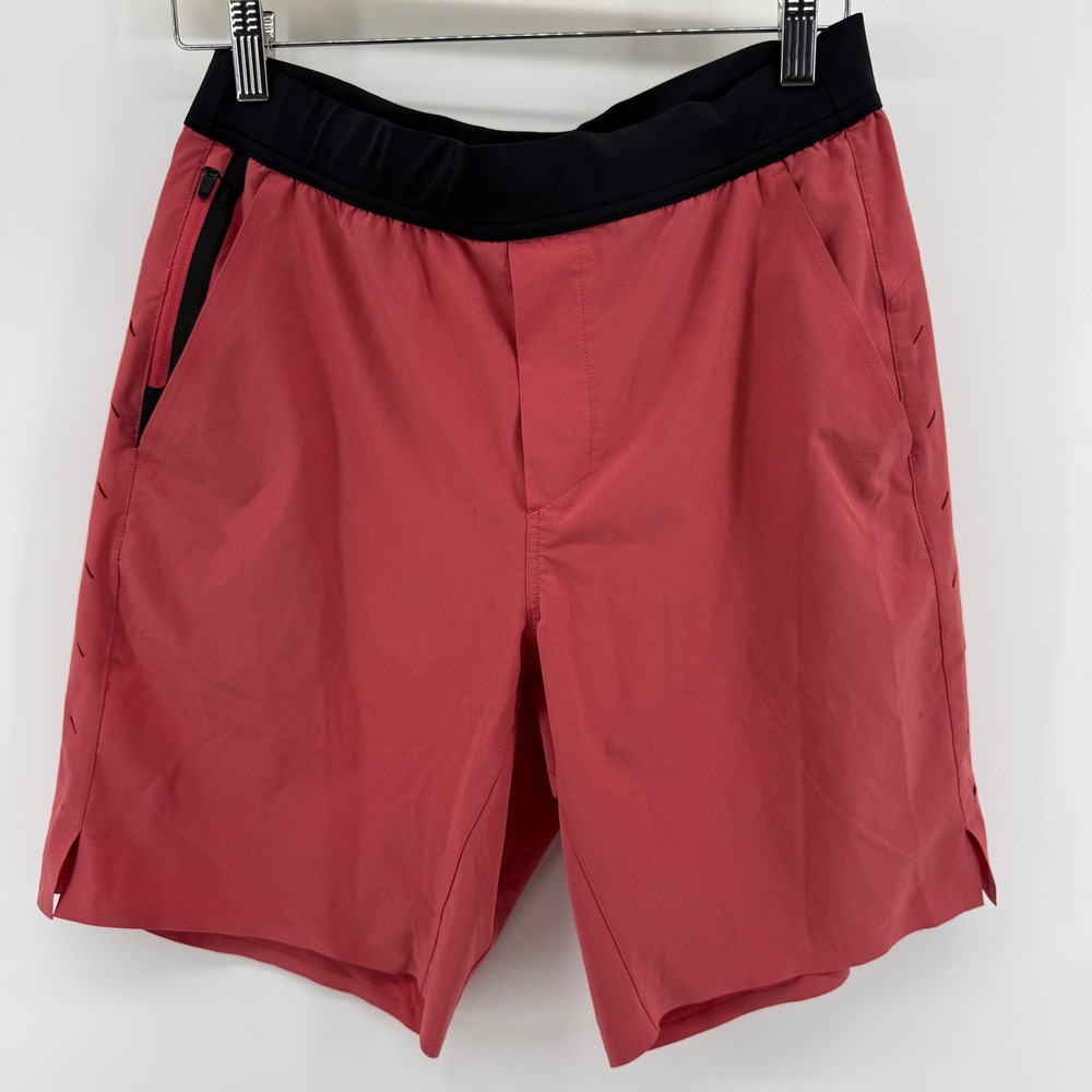 Ten Thousand Mens Interval Shorts Red‎ Size M Quick Dry Stretch Athletic